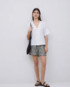 Shorts fluidos floral caqui