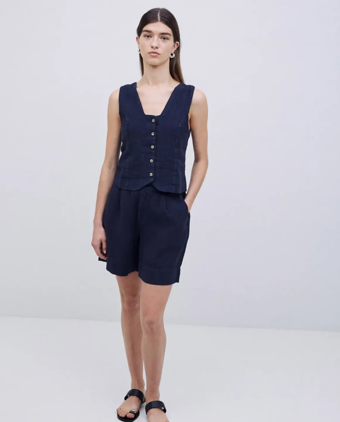 Shorts 100% lino azul oscuro