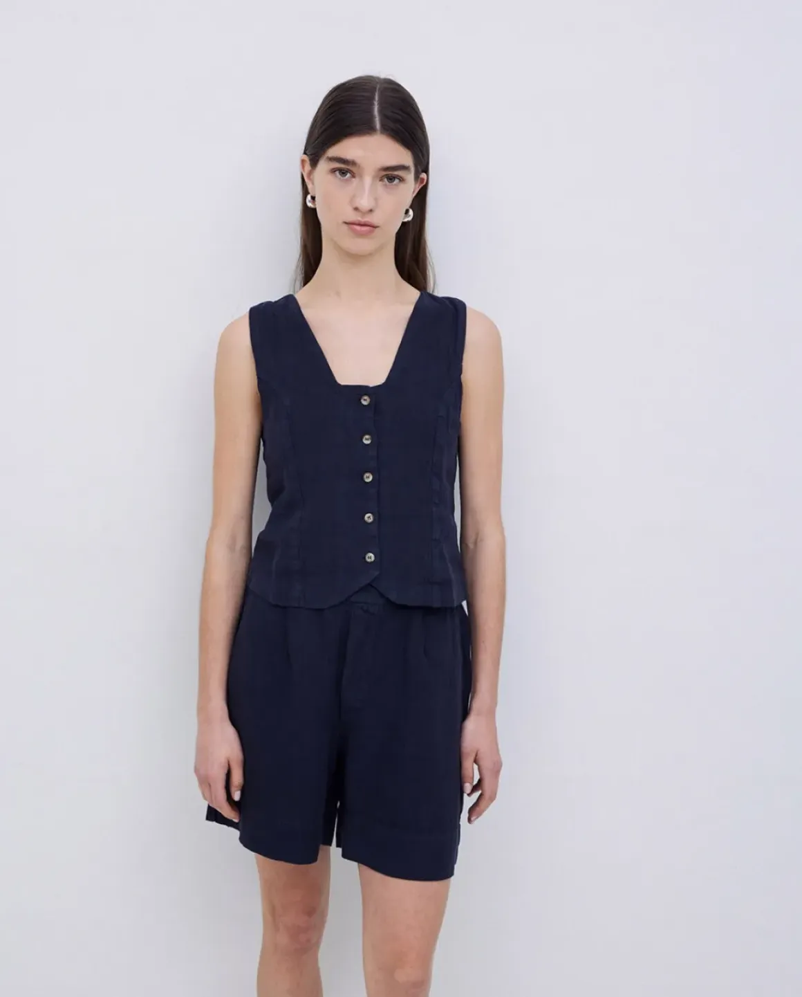 Shorts 100% lino azul oscuro