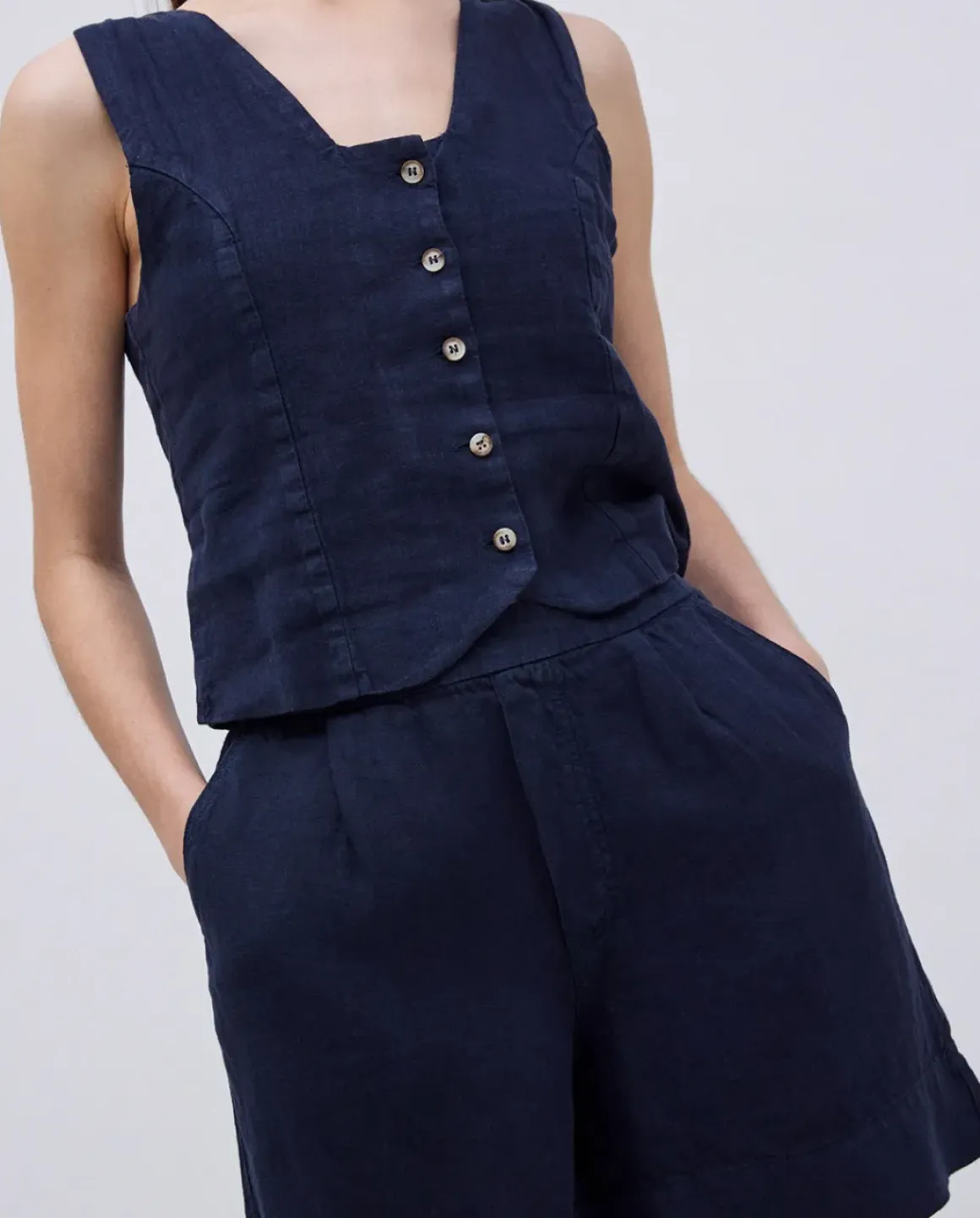 Shorts 100% lino azul oscuro