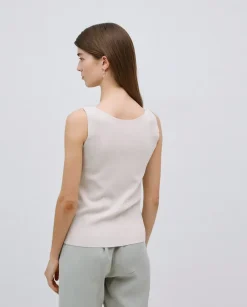 Top escote pico tirantes anchos beige