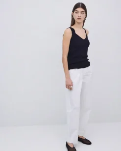 Top escote pico tirantes anchos negro