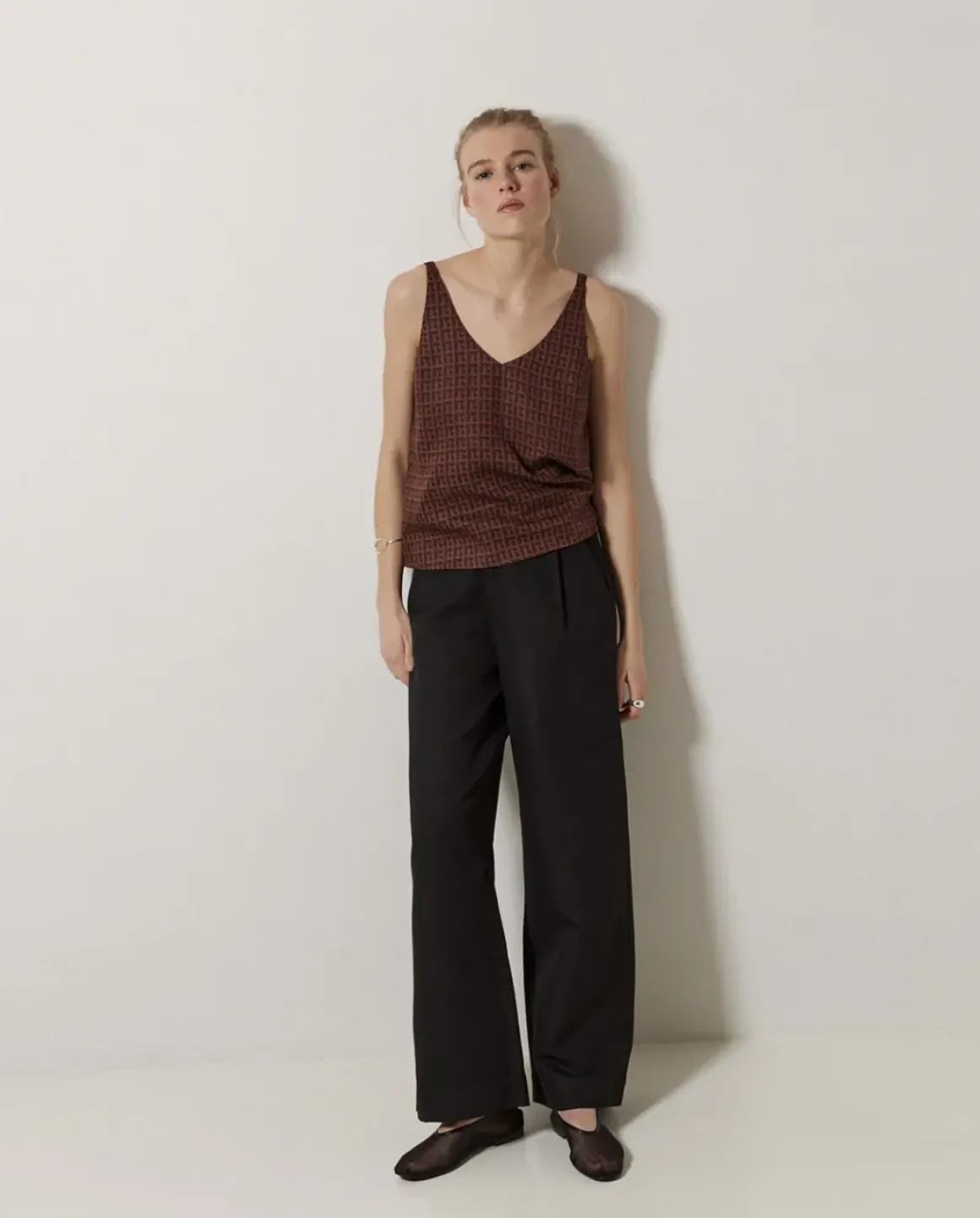 Top Tencel pico chocolate