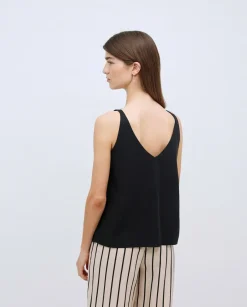 Top Tencel pico negro