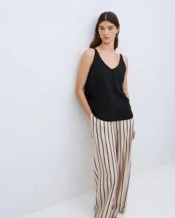 Top Tencel pico negro