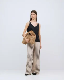 Top Tencel pico negro