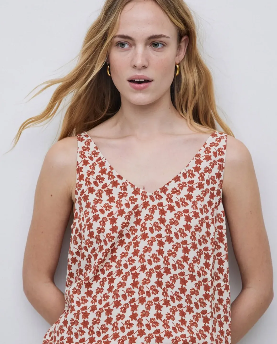 Top tirantes floral terracota