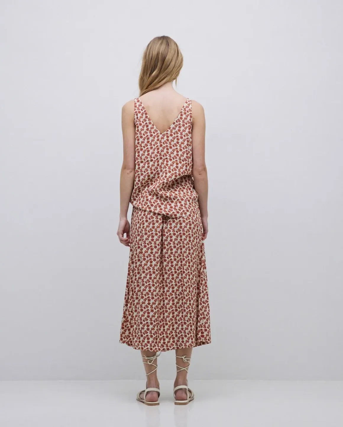 Top tirantes floral terracota