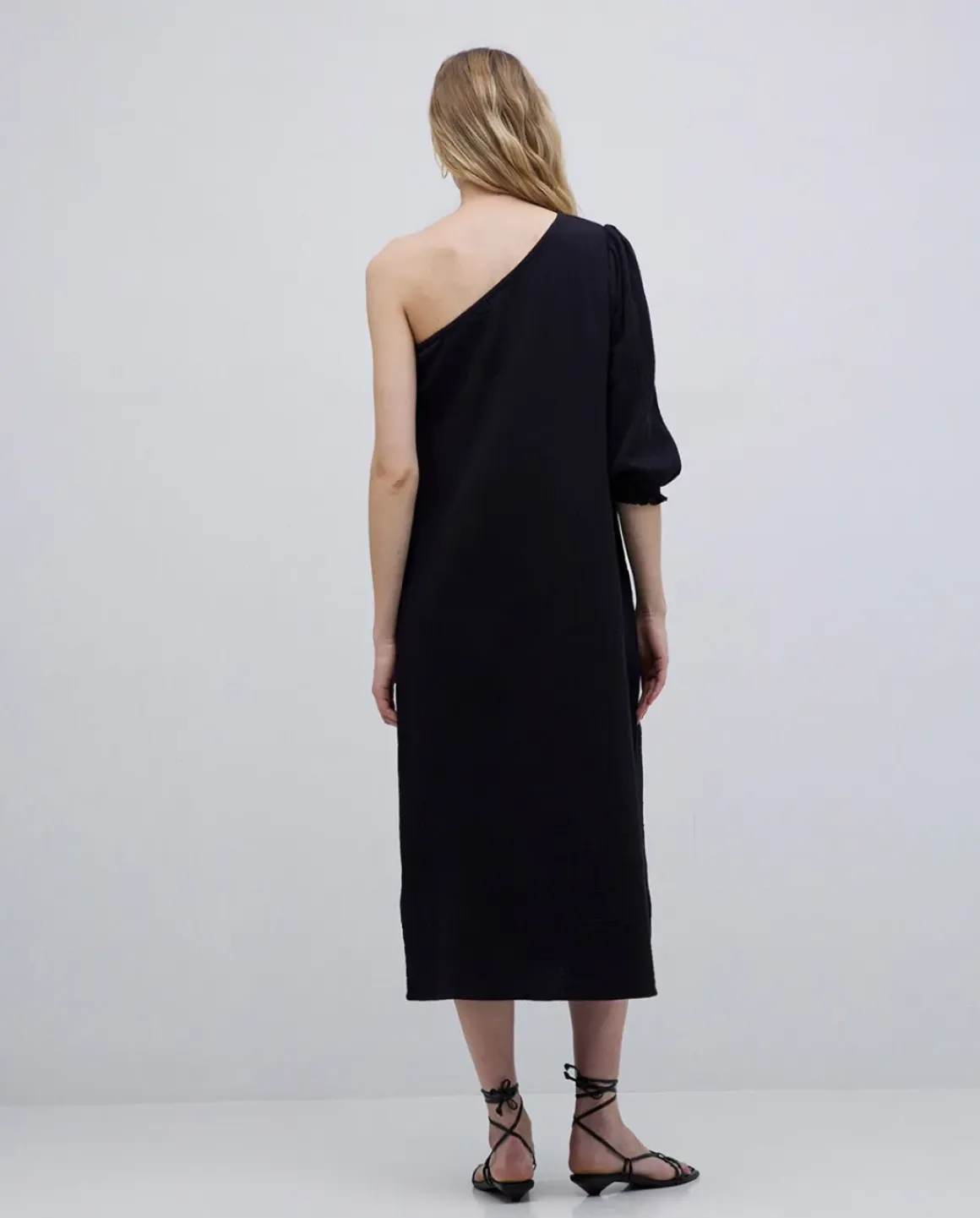 Vestido asimétrico doble gasa negro