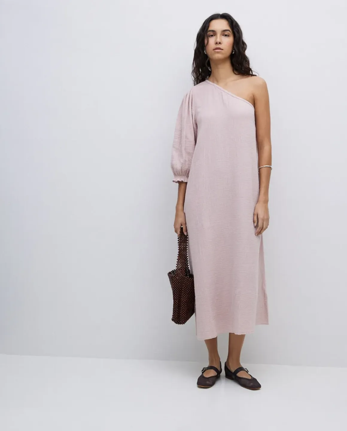 Vestido asimétrico doble gasa rosa pálido