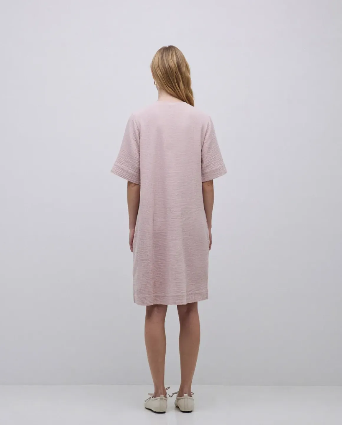 Vestido corto doble gasa rosa pálido