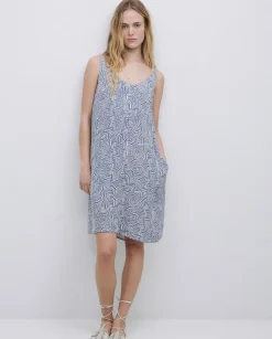 Vestido corto escote pico azul