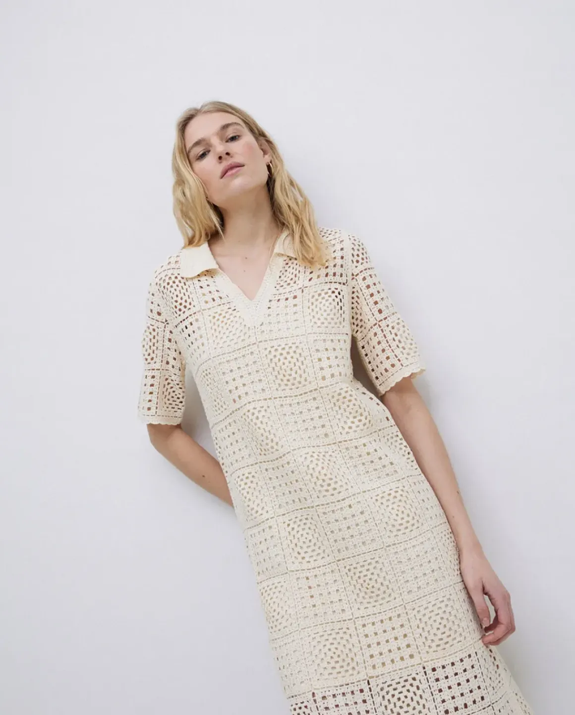 Vestido crochet cuello polo crudo