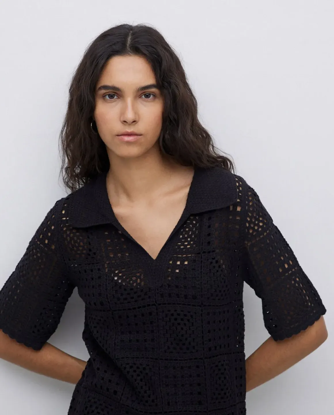 Vestido crochet cuello polo negro