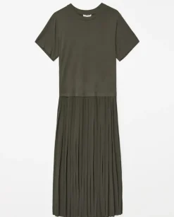 Vestido evasé falda plisada caqui