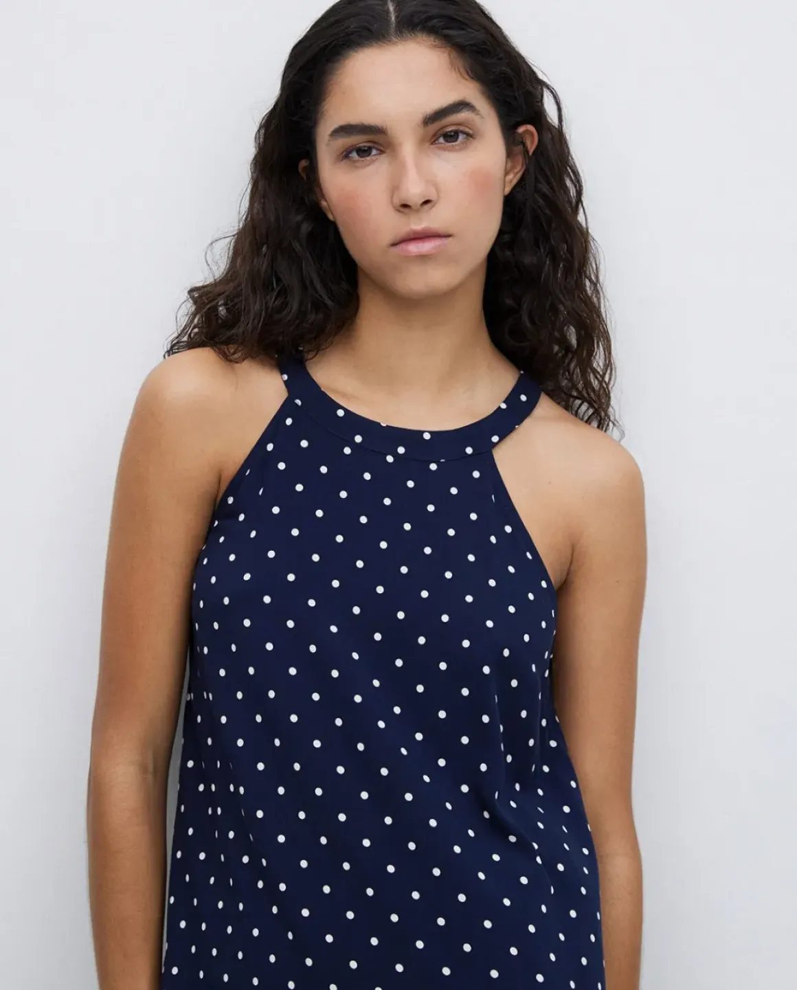 Vestido largo cuello halter lunares azul oscuro