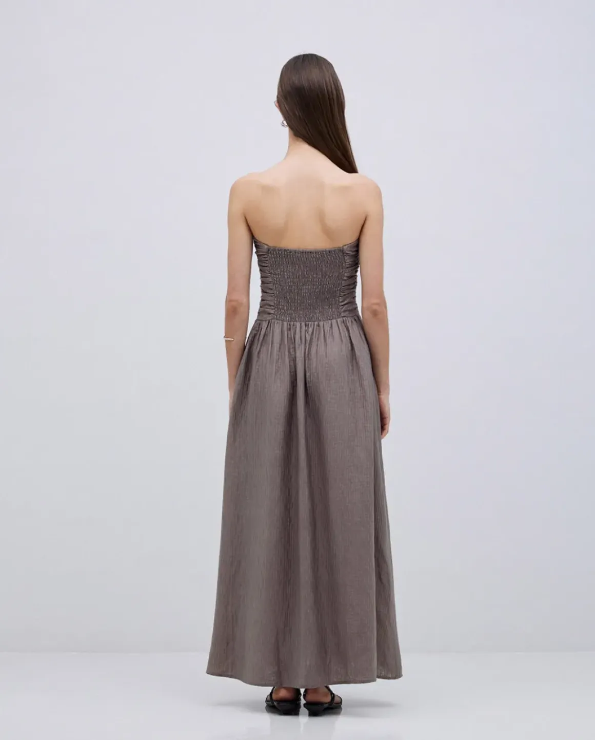 Vestido largo drapeado caqui