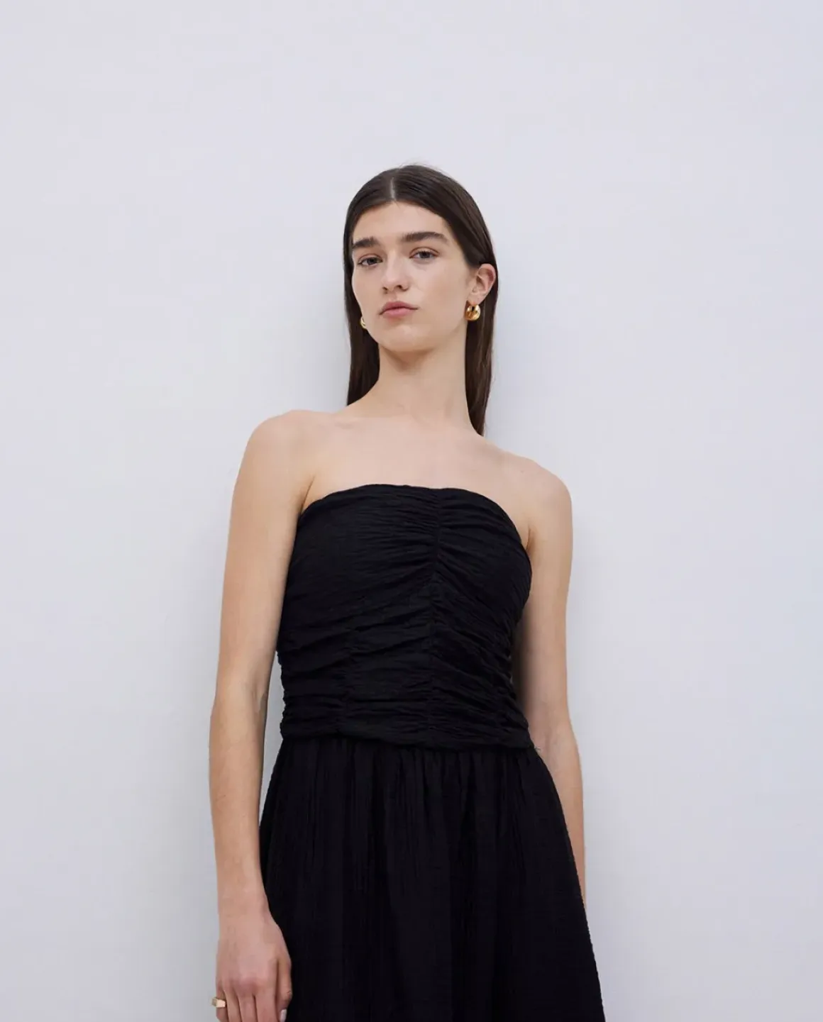 Vestido largo drapeado negro