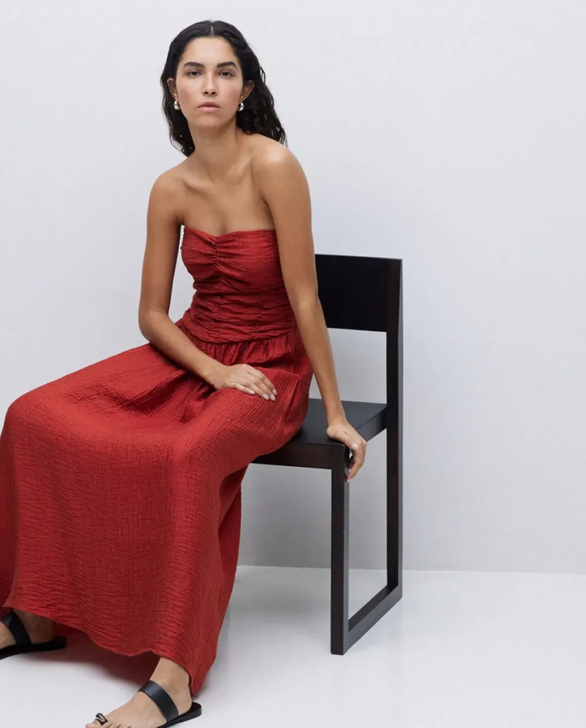 Vestido largo drapeado terracota