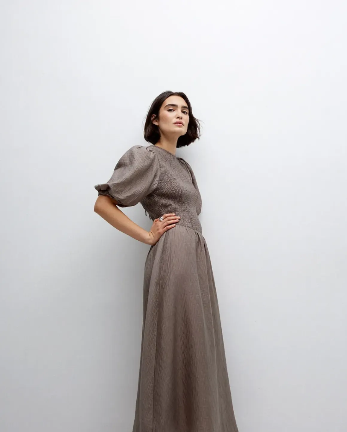 Vestido largo manga abullonada caqui