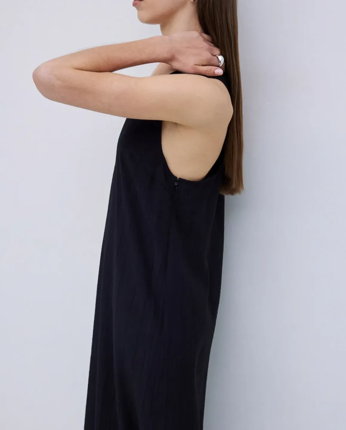 Vestido largo sin mangas negro