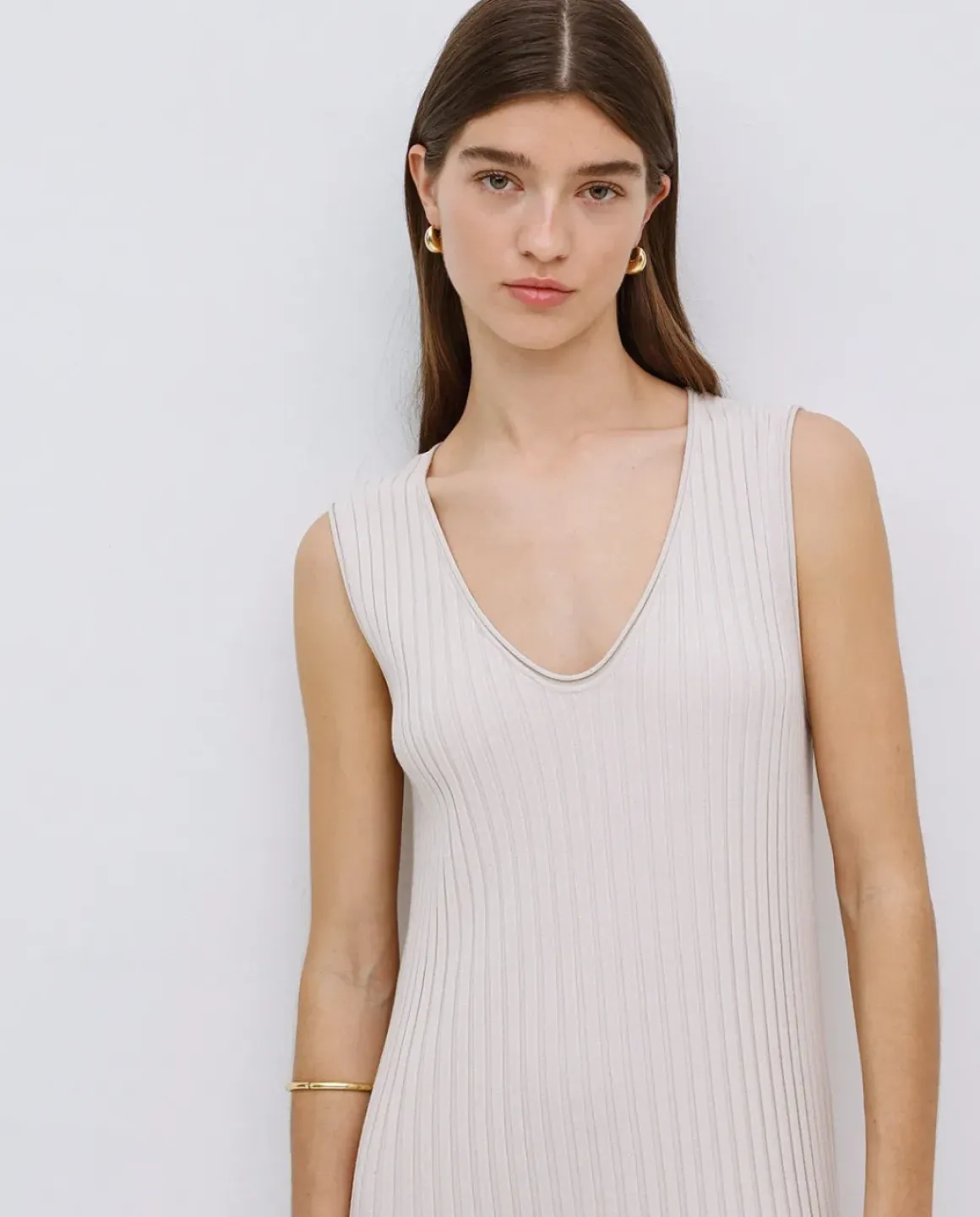 Vestido largo tirantes evasé beige
