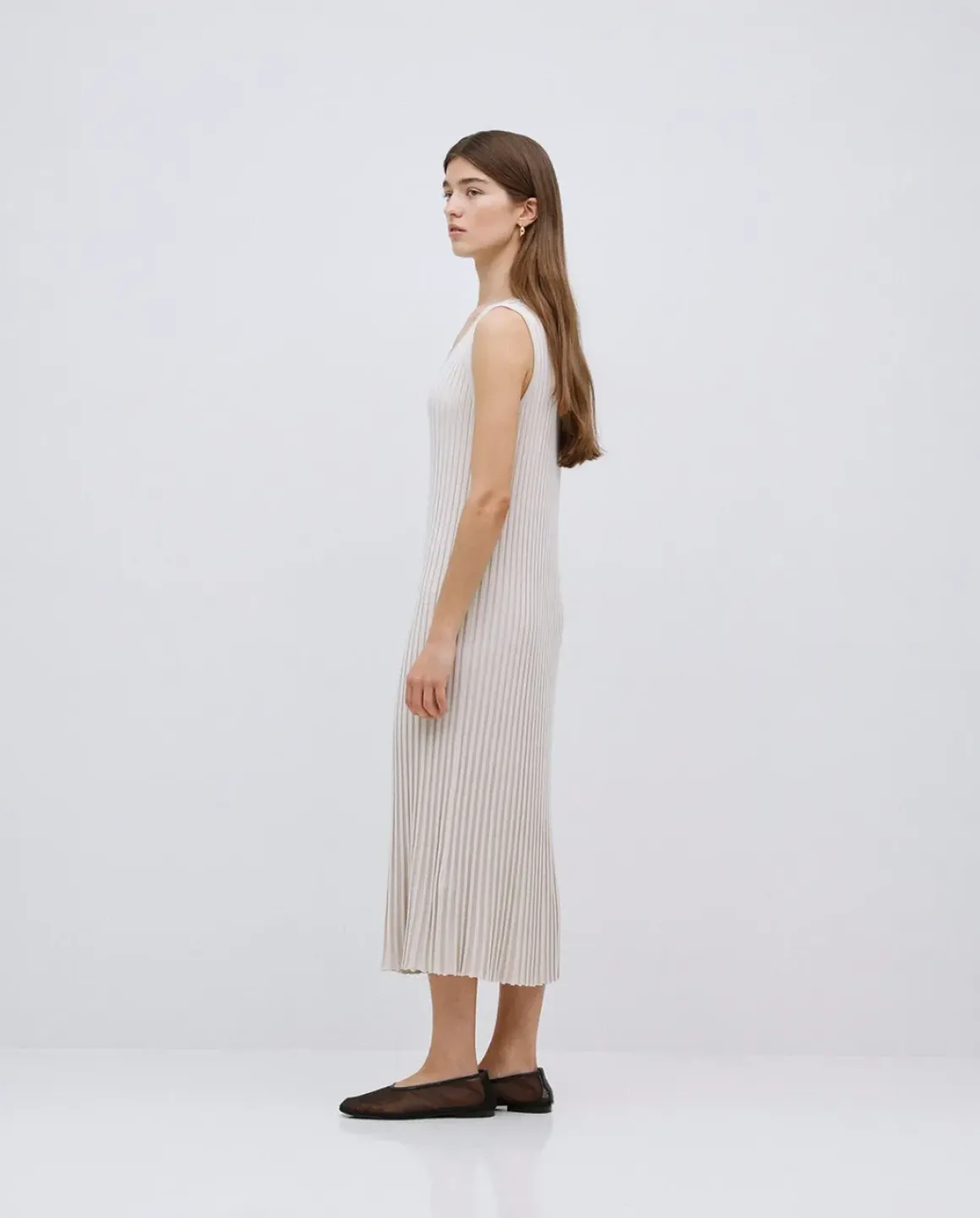 Vestido largo tirantes evasé beige