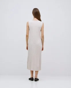 Vestido largo tirantes evasé beige
