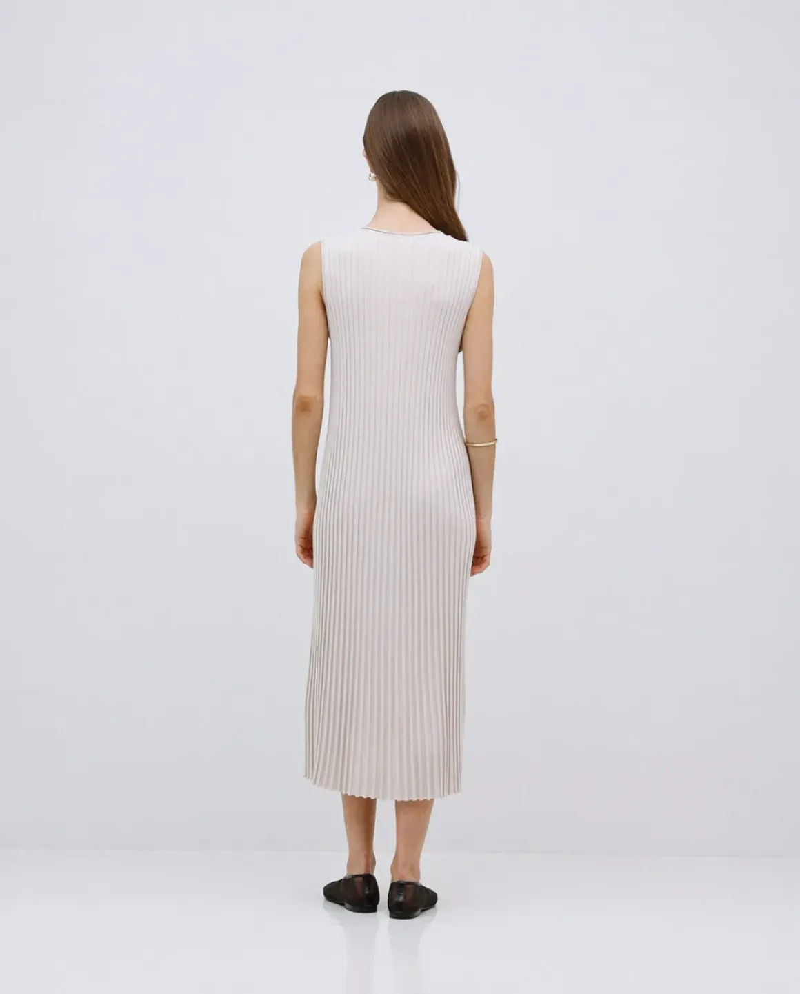 Vestido largo tirantes evasé beige