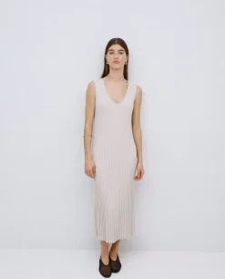Vestido largo tirantes evasé beige