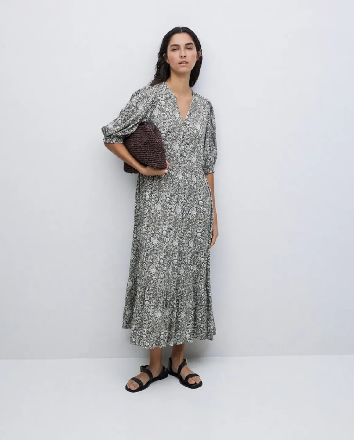 Vestido midi estampado floral caqui