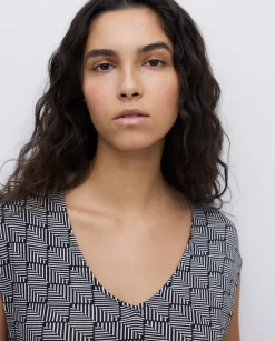 Vestido midi geométrico negro