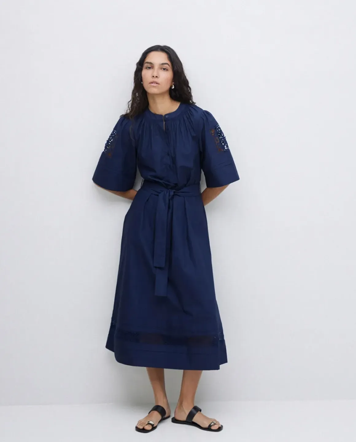 Vestido popelín puntillas azul oscuro