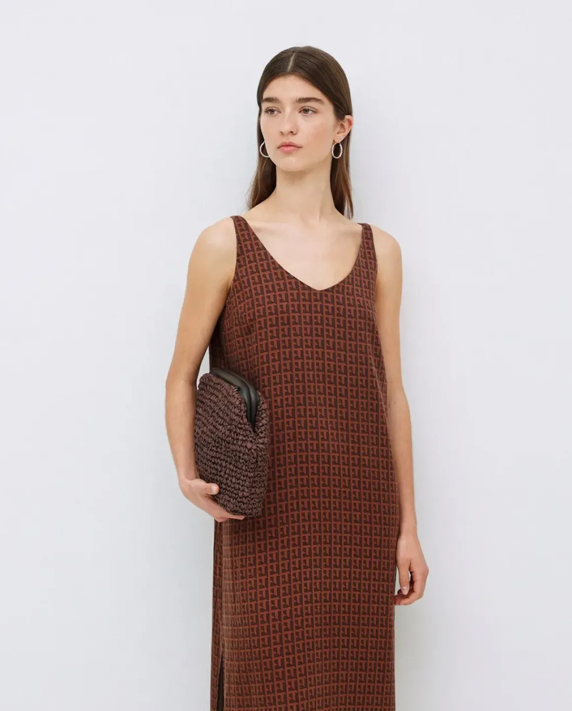 Vestido tencel pico chocolate