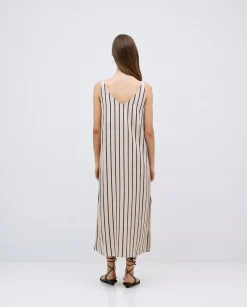 Vestido tencel pico crudo