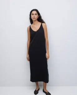 Vestido tencel pico negro